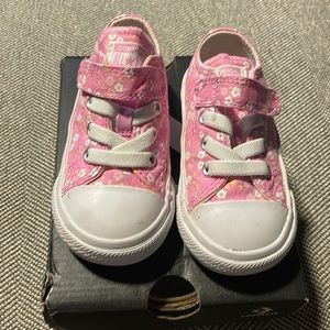 Girls infant shoes converse